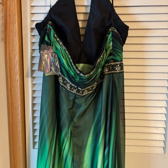 New Evening gown by night moves - Picture 3 of 7
